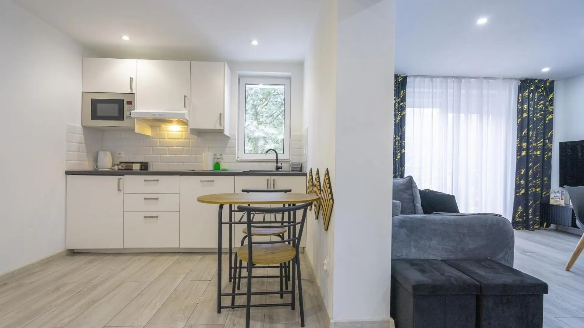 Karkonosky Apartamenty - Azalia Karpacz